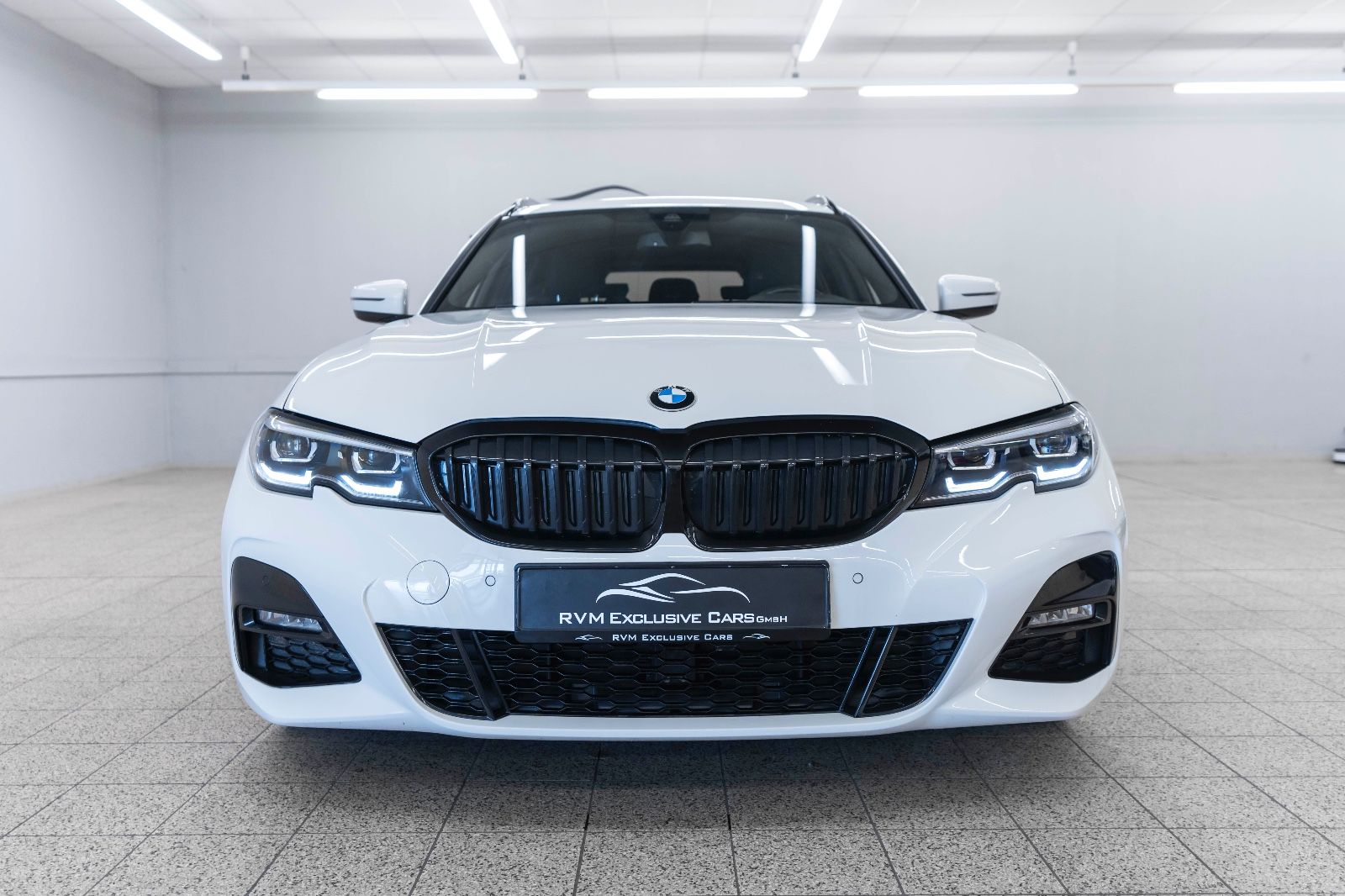 Fahrzeugabbildung BMW 320d Touring  M Sport PDC SZH