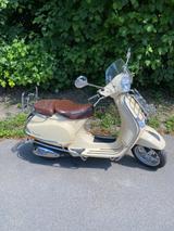 Vespa LX 50 Sondermodel mit  Echtledersitzbank - VESPA S 50