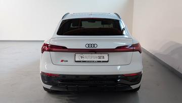 صورة 5 لـ 2023 AUDI Q8 E-TRON