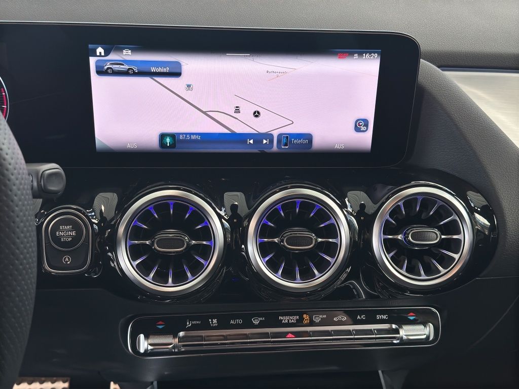 Fahrzeugabbildung Mercedes-Benz GLA 200 AMG Line*NightPaket*MULTIBEAM LED*Kamera