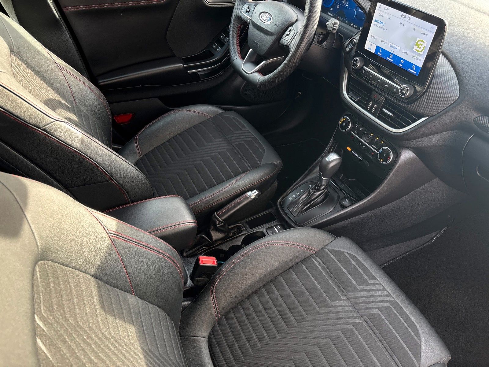 Fahrzeugabbildung Ford Puma ST-Line X, Fahrassistenzpaket