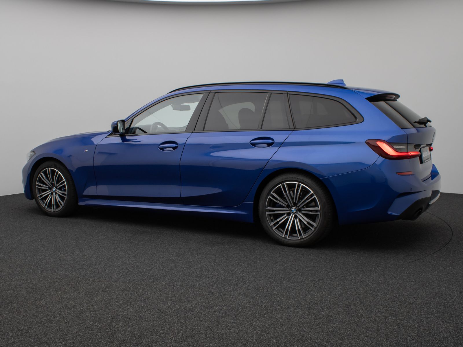 Fahrzeugabbildung BMW 330d M Sport HiFi DAB Stop&Go Fernlichtassist