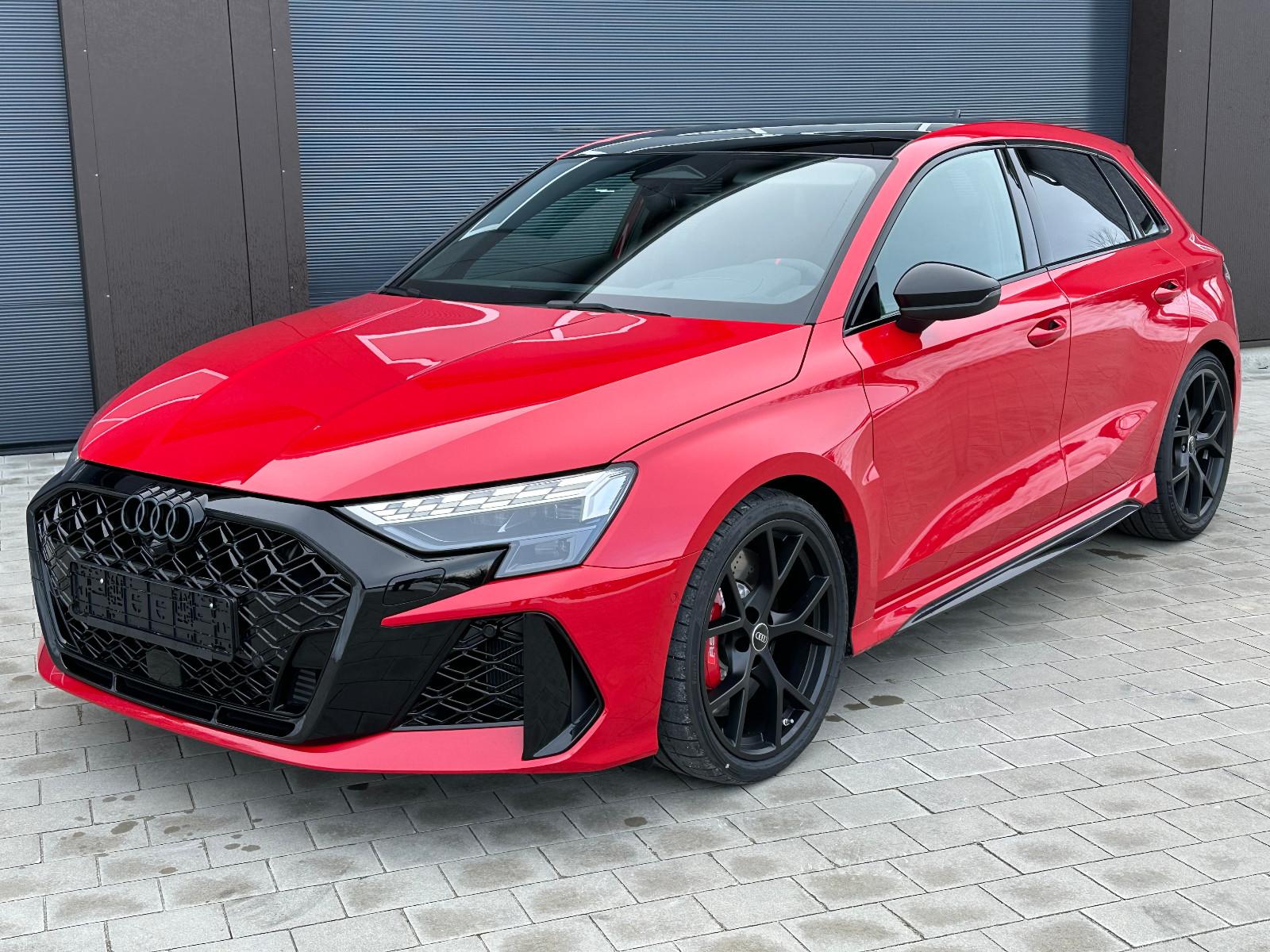 Audi RS3 Sportback RS SPORT/ 360°/HUD/MATRIX/SONOS