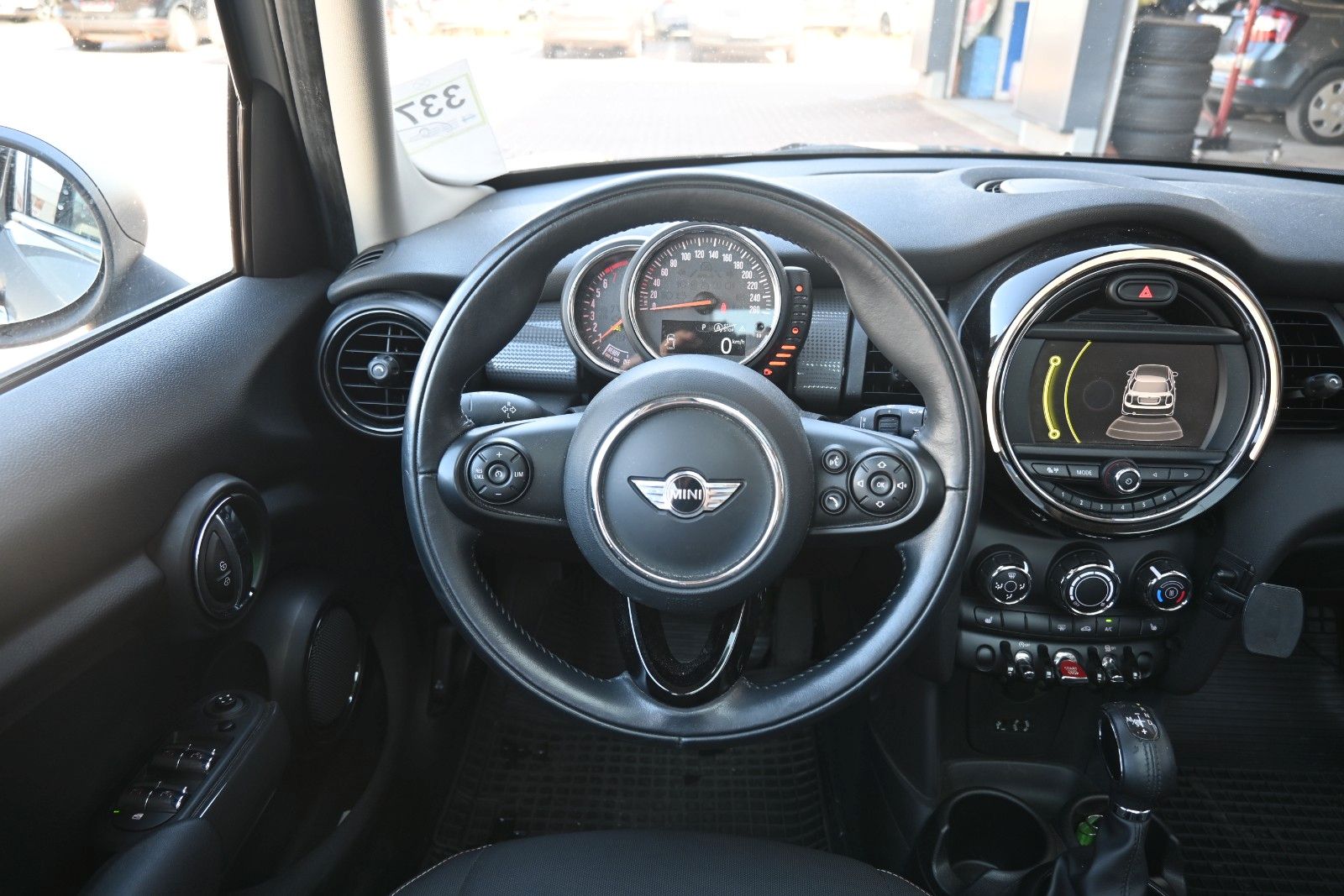Fahrzeugabbildung MINI ONE Mini 5-trg. One