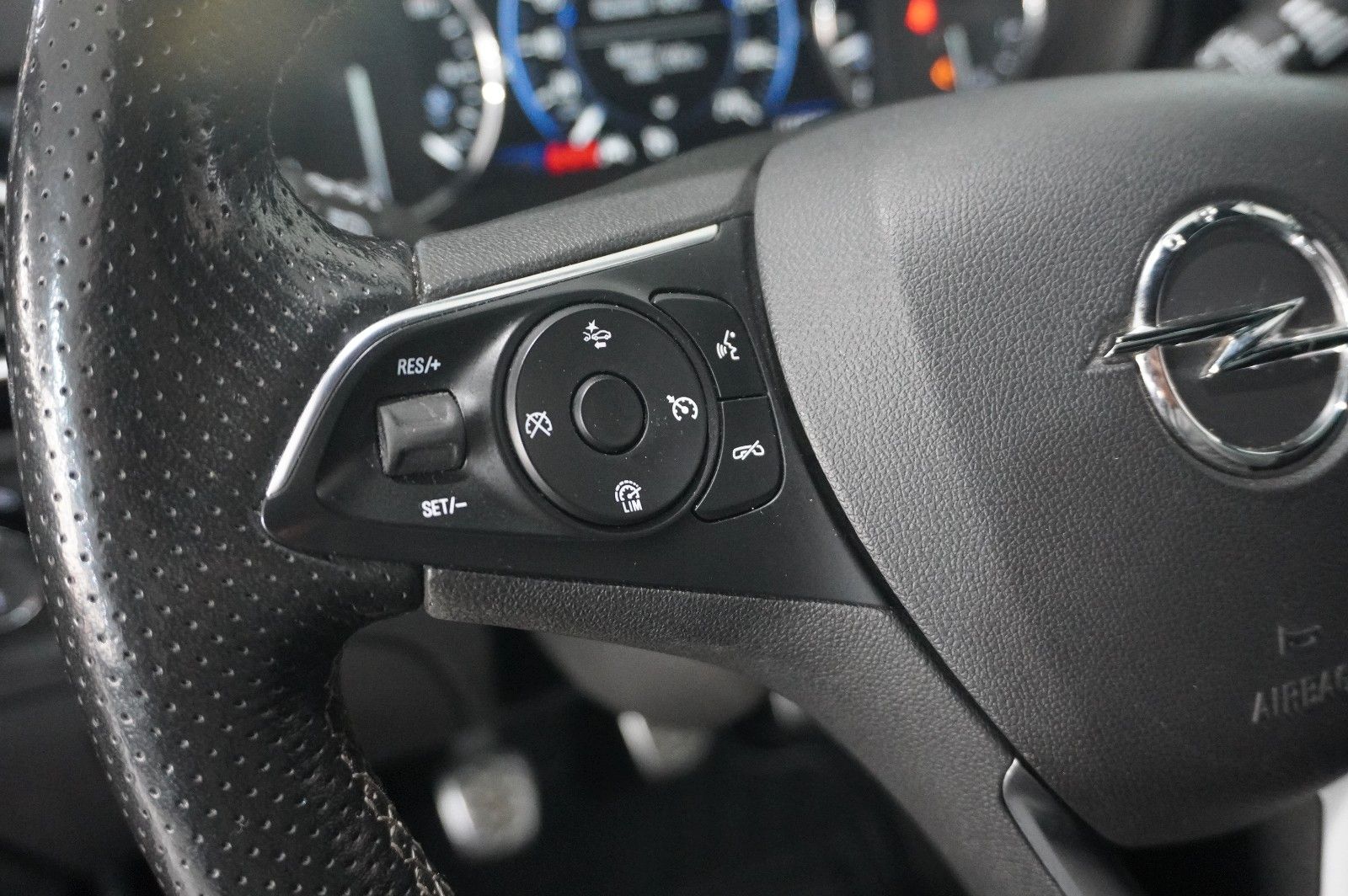 Fahrzeugabbildung Opel Astra K ST 1.5D ULTIMATE NAVI/SH/KAMERA/BOSE/AHK