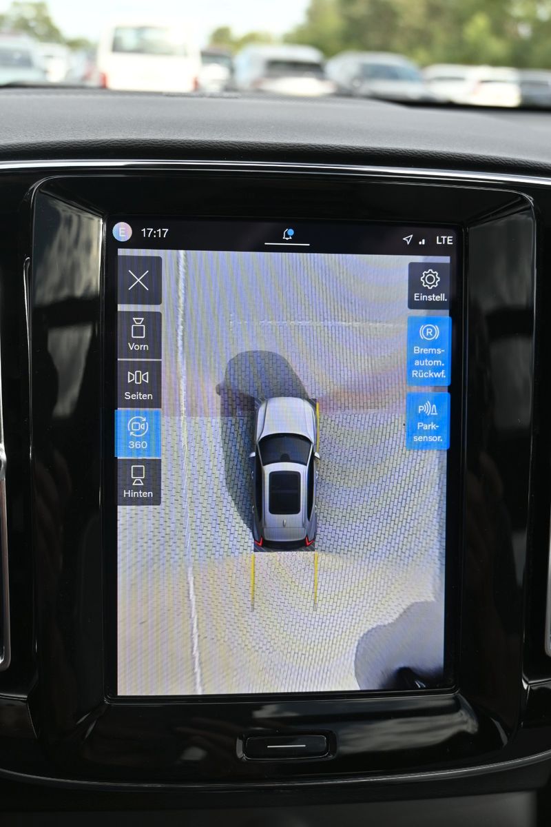 Fahrzeugabbildung Volvo XC40 BEV Ultimate Extend.Range*PANO*RW 565KM*