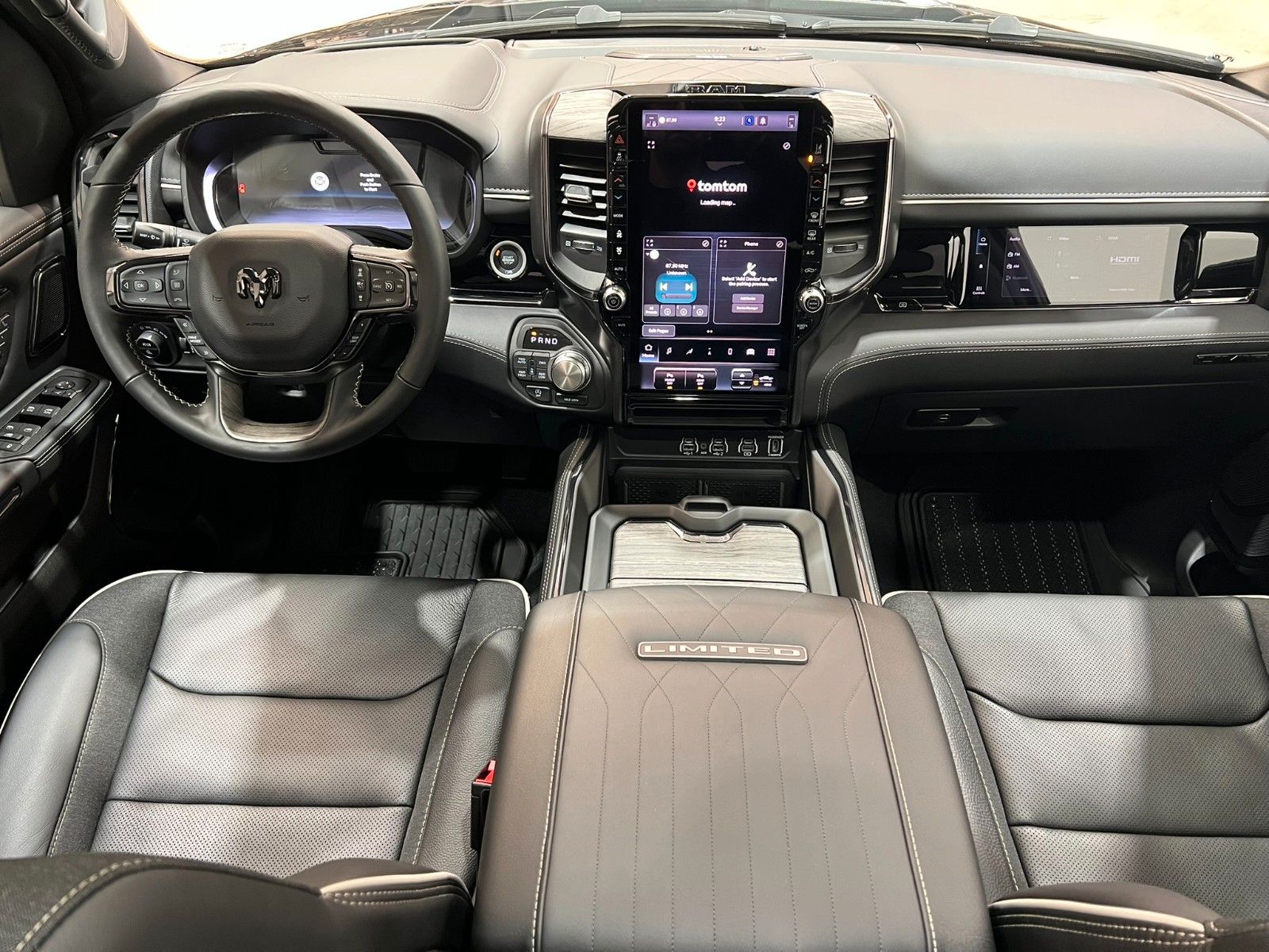 Fahrzeugabbildung Dodge RAM 1500 Limited Night  5,7L V8 HEMI / MFT