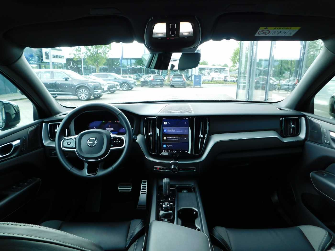 Fahrzeugabbildung Volvo XC60 T6 AWD Recharge R-Design 'Glasdach, AHK'