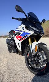 BMW R1300RS