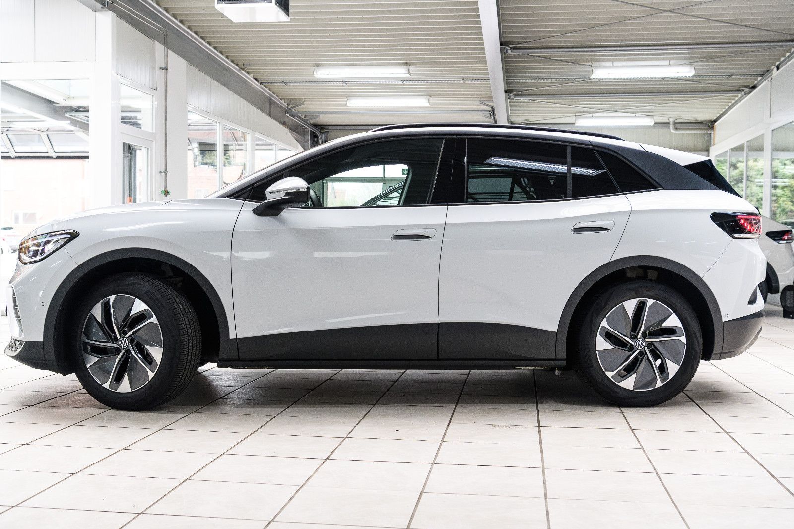 Fahrzeugabbildung Volkswagen ID.4 Pro IQ-LED+AHK+360°KAM+KEYLESS+WÄRMEP+DCC