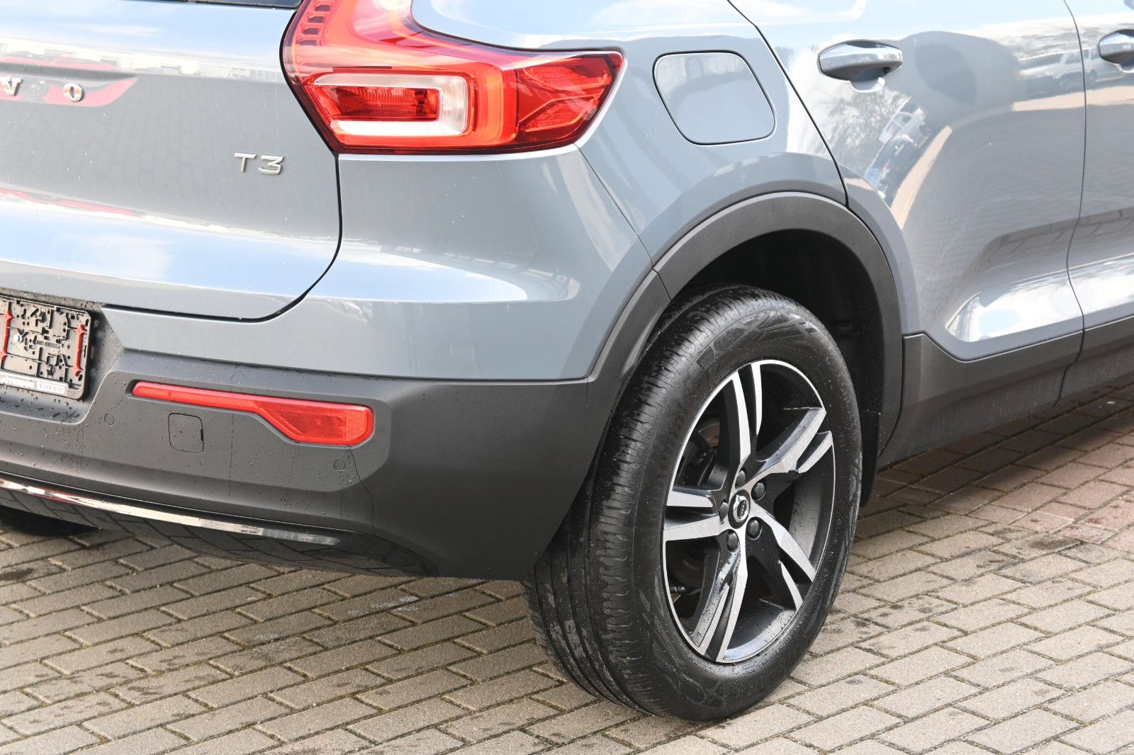 Fahrzeugabbildung Volvo XC40 T3 R-Design Geartronic*LED*H&K*ACC*NAV*CAM
