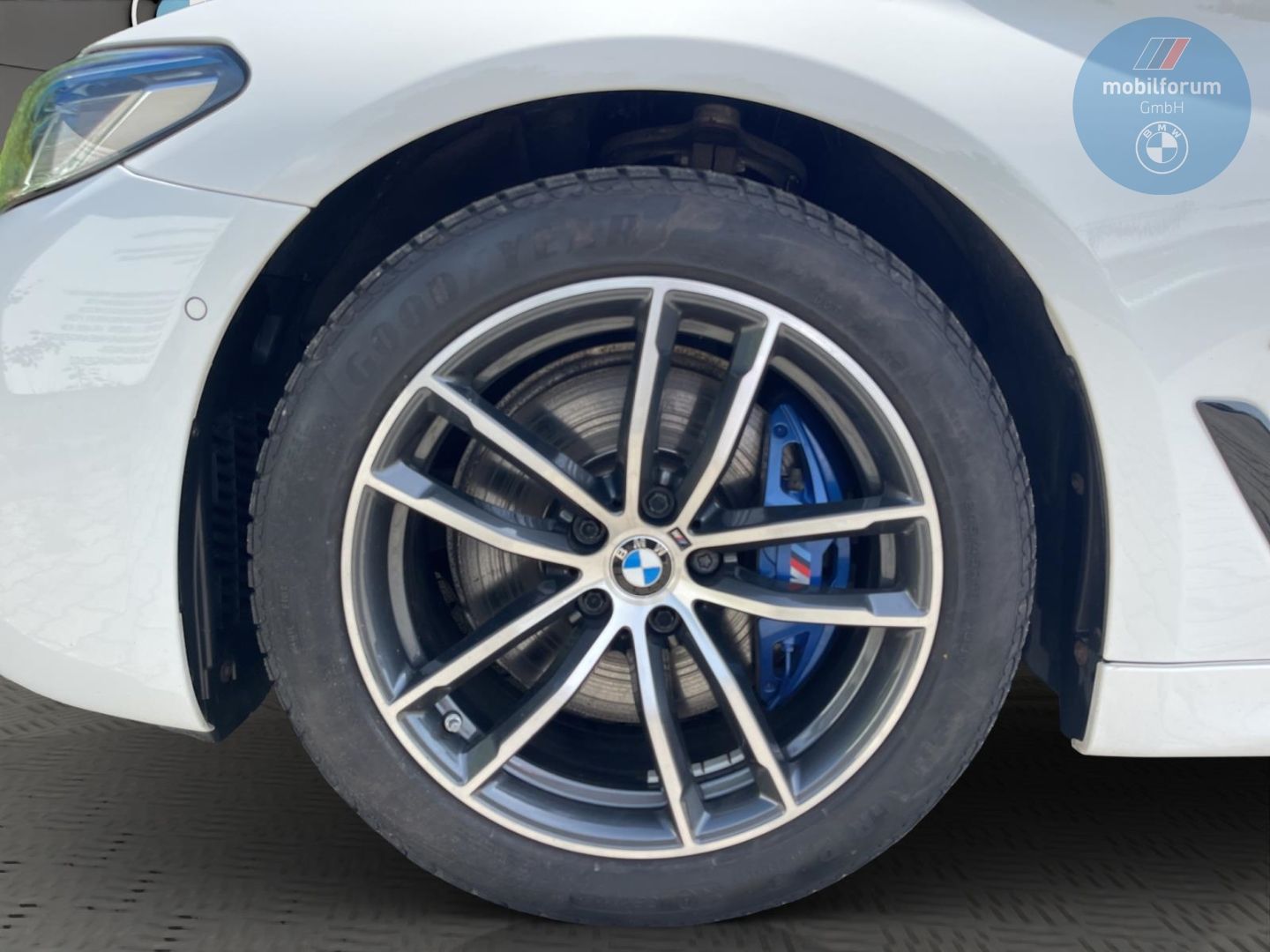 BMW 530 i Touring M-Sport AHK StandHZG Panorama foto 21
