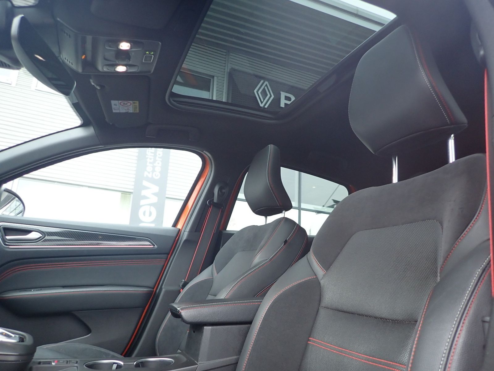 Fahrzeugabbildung Renault Arkana R.S. Line E-TECH 145