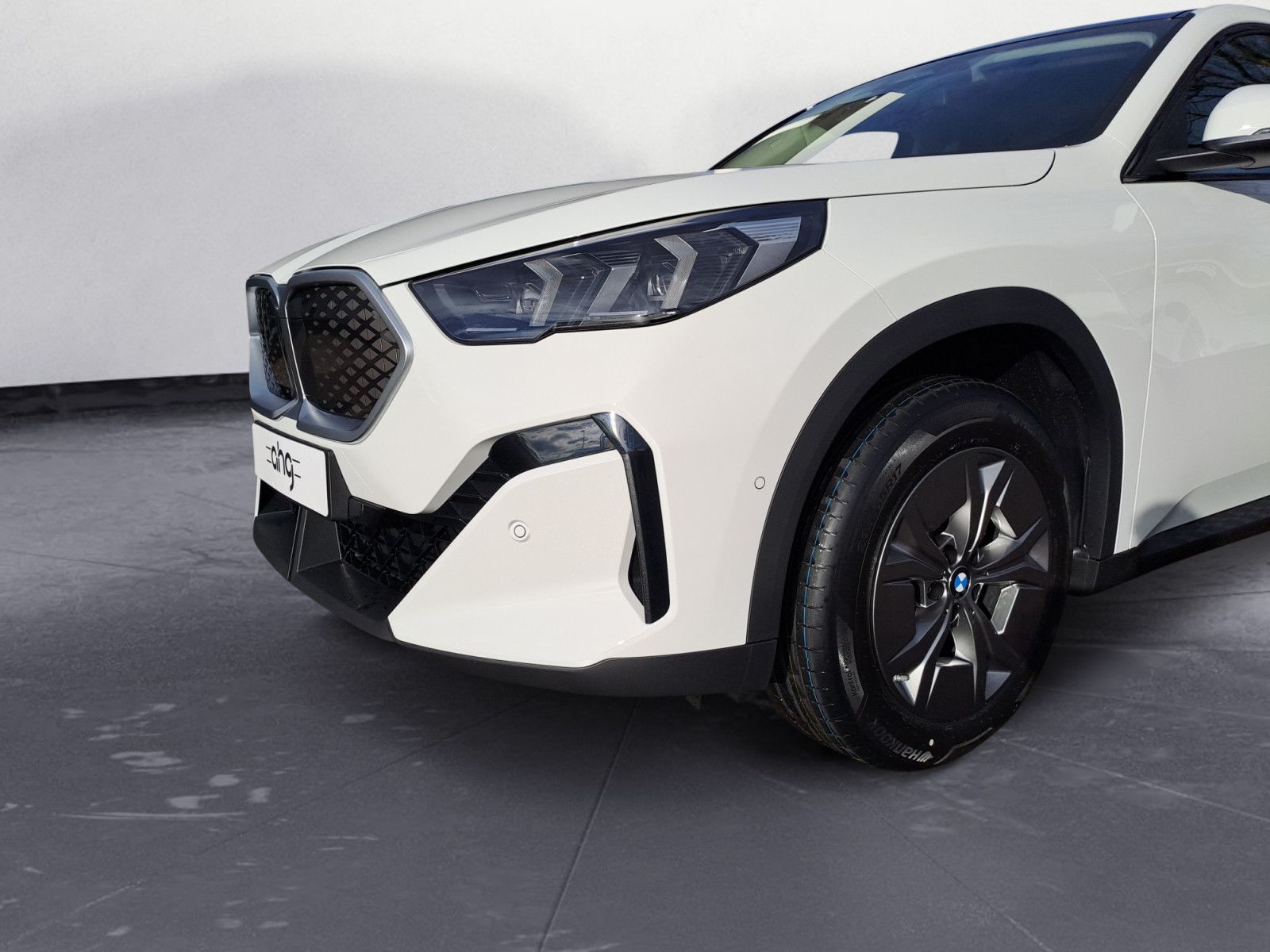 BMW iX2 - Bild 13