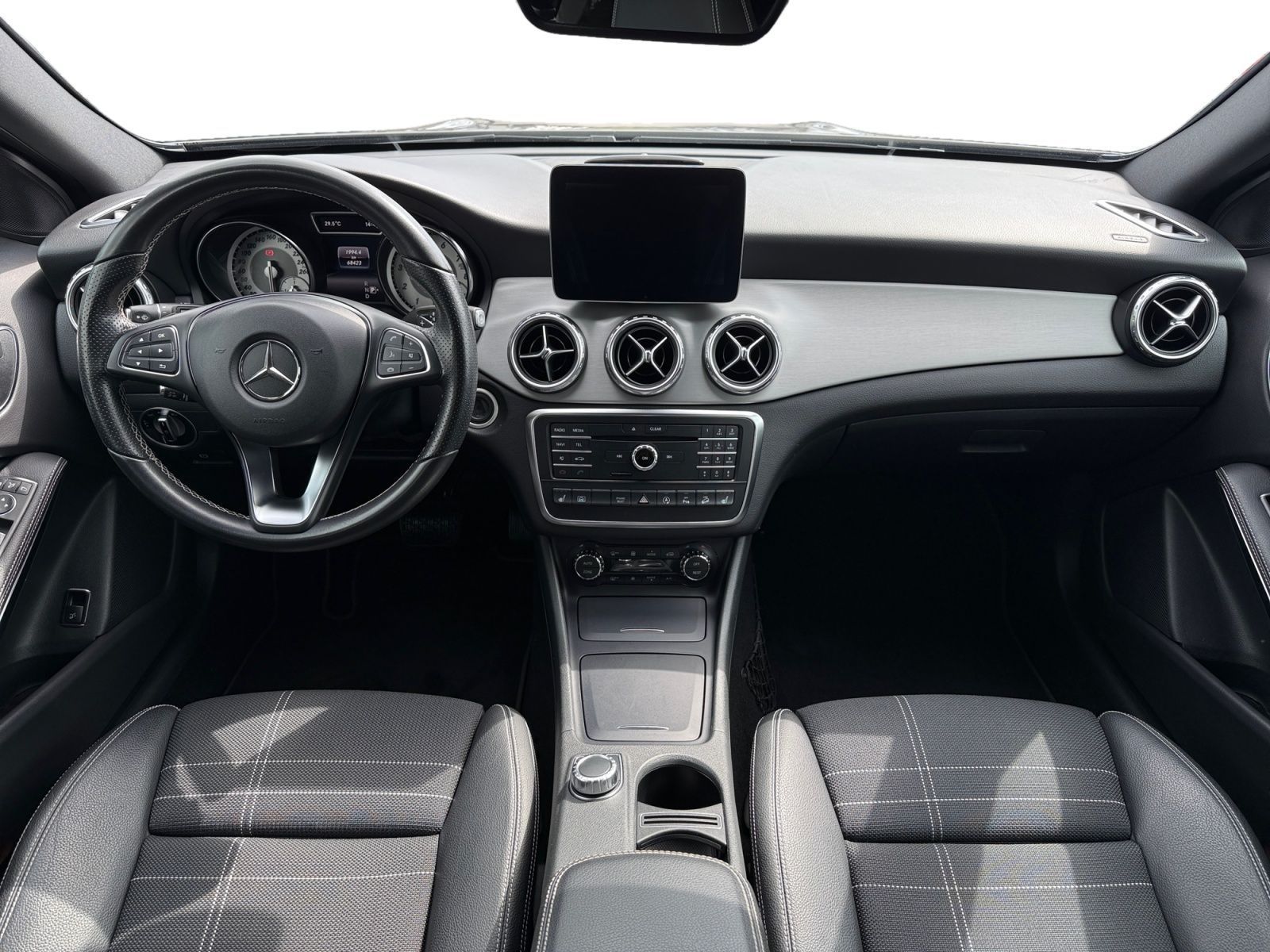 Fahrzeugabbildung Mercedes-Benz GLA 250 Score 4Matic RFK PANO MEMORY