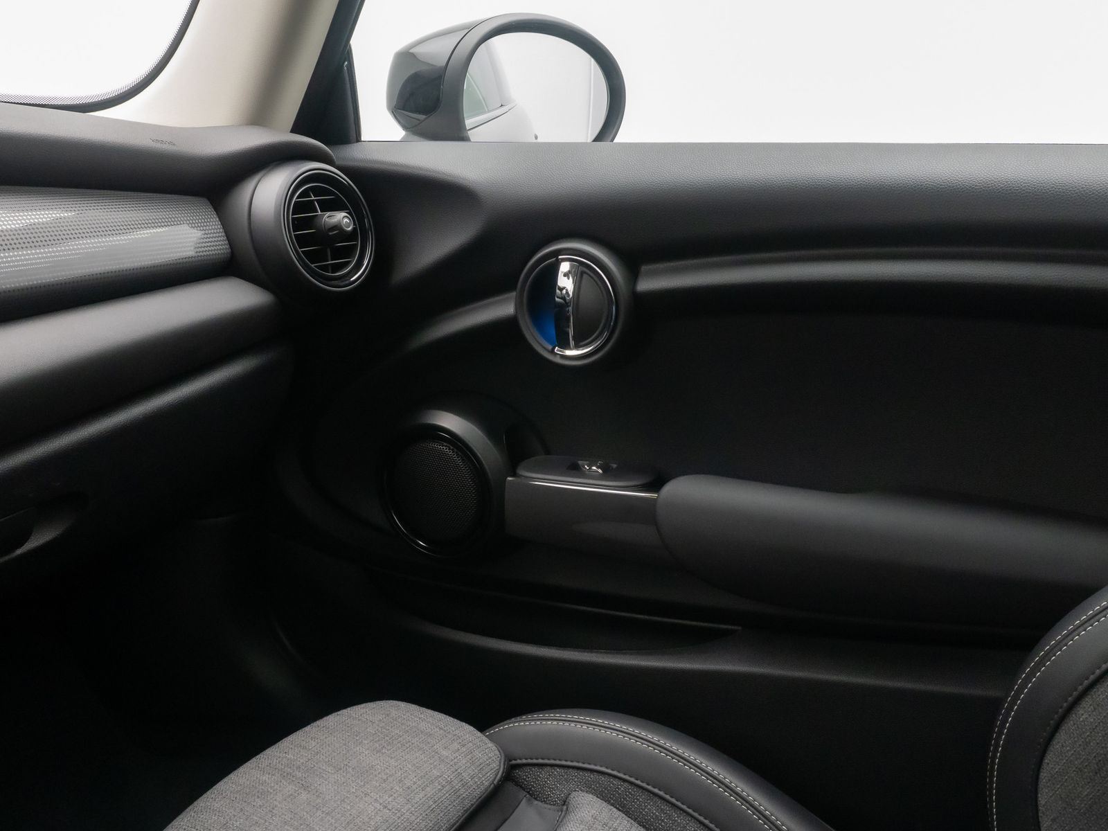 Fahrzeugabbildung MINI COOPER ACC AppleCar DriveAs DAB Teilleder Sport