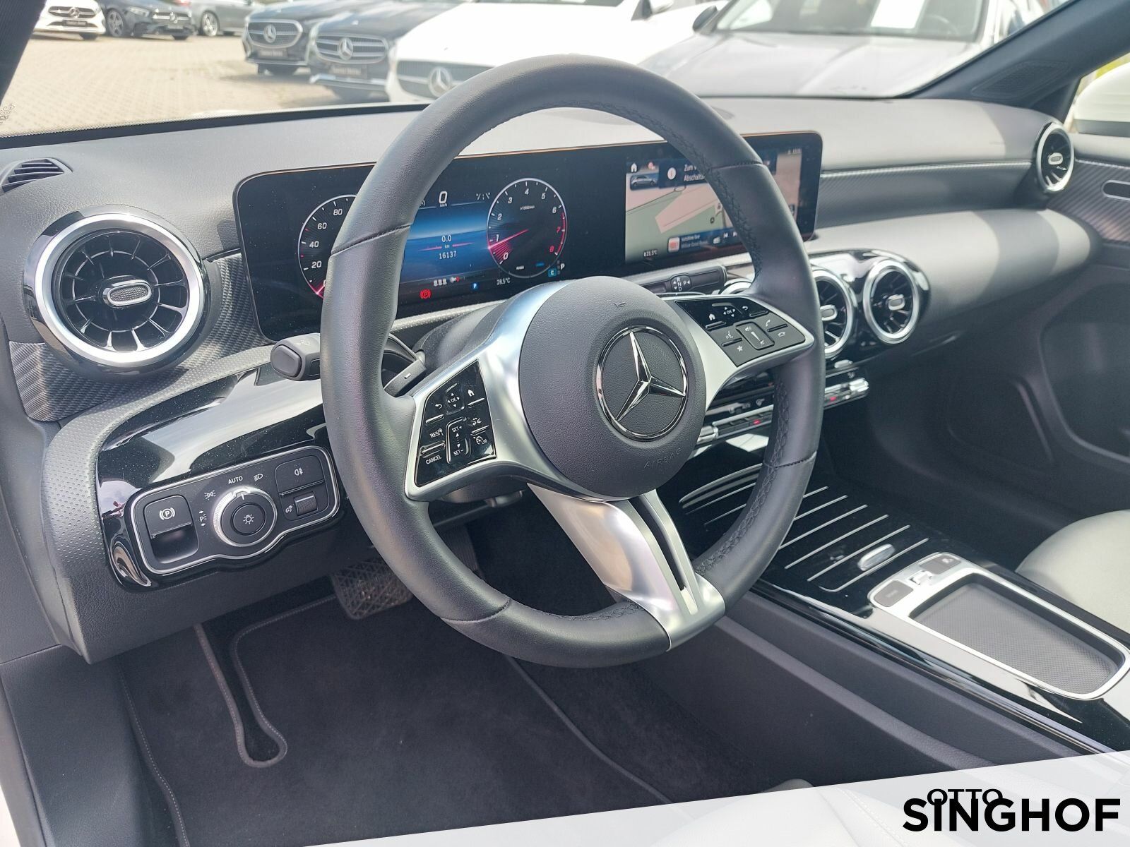 Fahrzeugabbildung Mercedes-Benz A 200 Progressive +Pano+Rü Kam+LED+MBUX+PDC+SHZ+