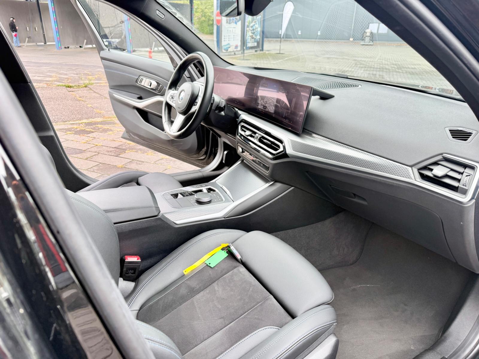 BMW 318i M SPORT