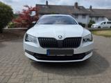 Skoda Superb 1.8 TSI DSG SportLine Combi SportLine - Skoda Superb mit Benzin-Antrieb: Kombi, 1.8