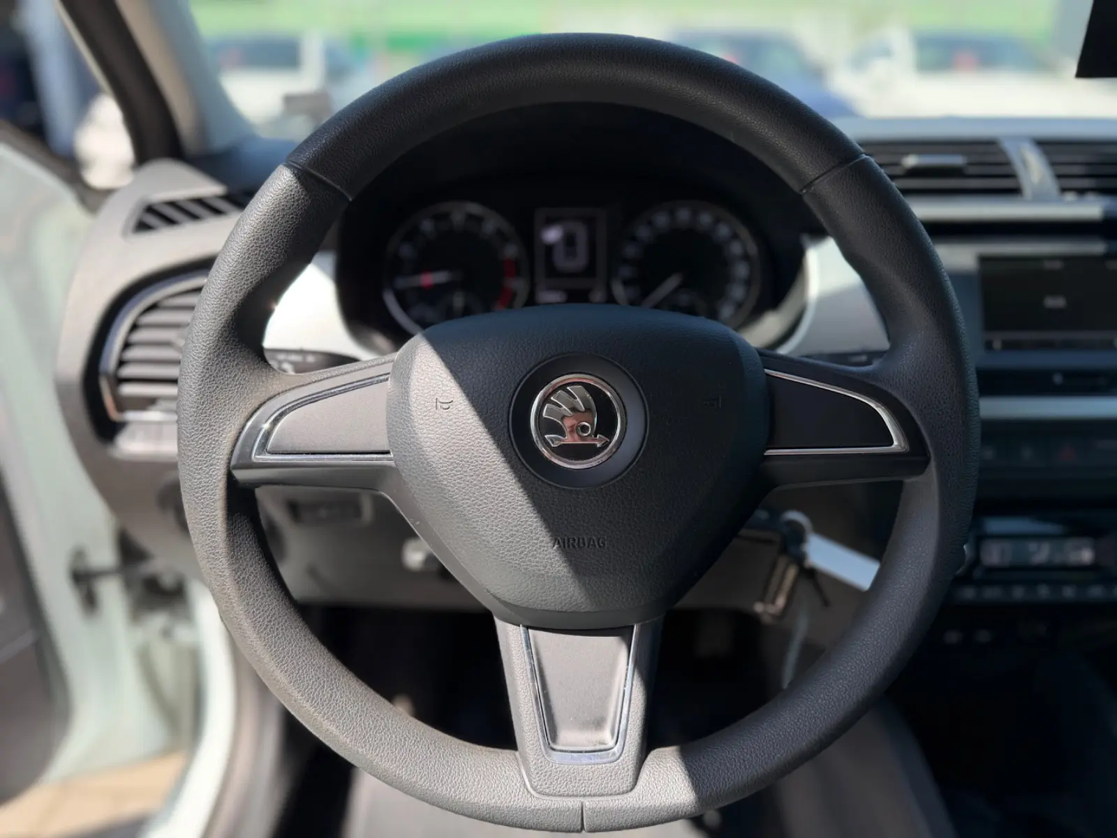 Skoda Fabia 2015 — photo 17