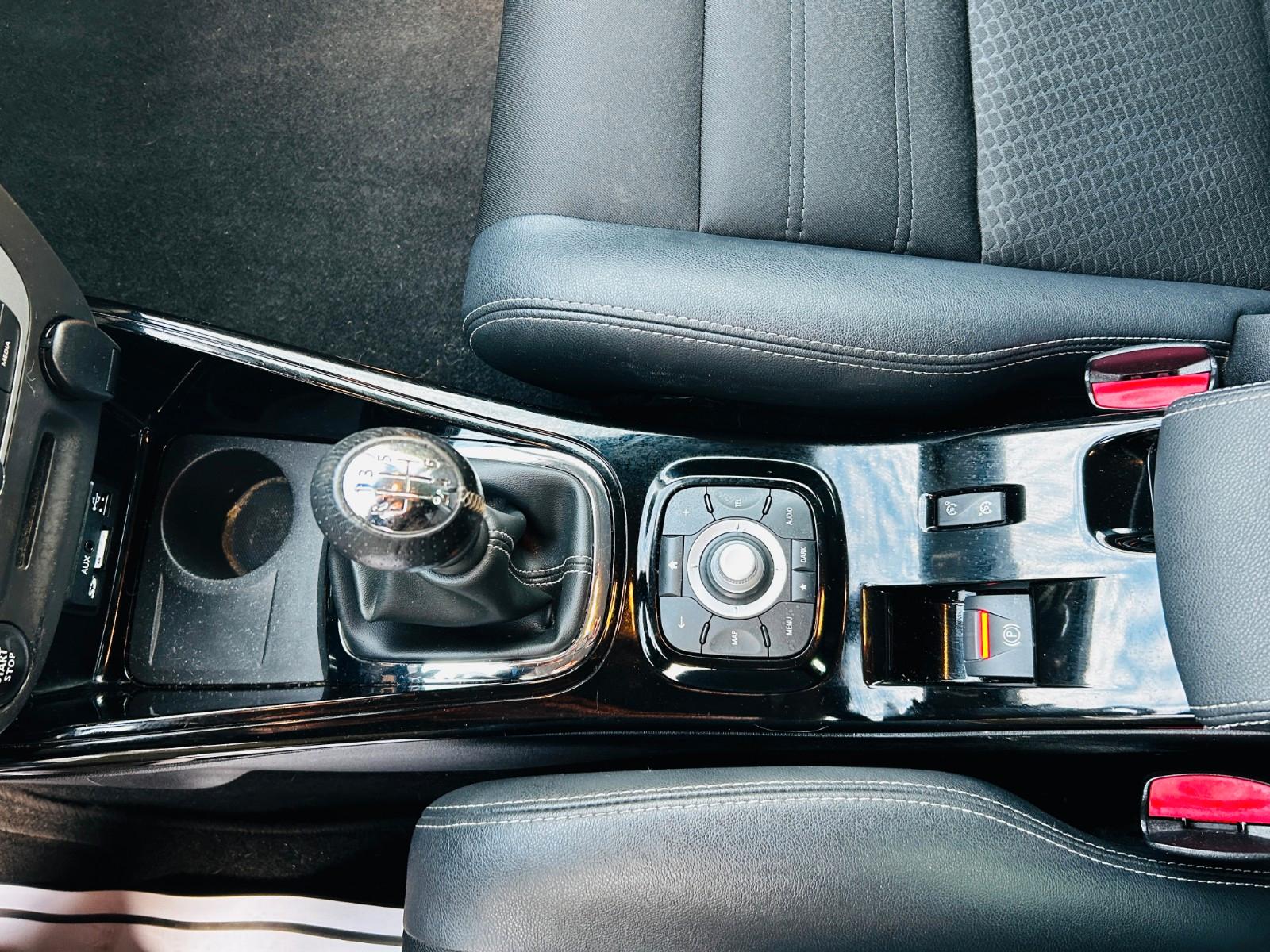 Renault Megane 2015 — photo 15