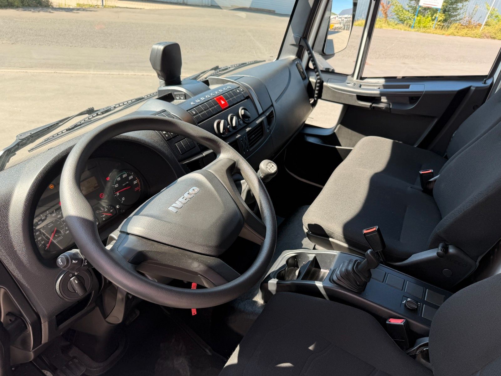 Fahrzeugabbildung Iveco Eurocargo ML120E25 LBW PAlfinger 1.500kg 3 Sitze