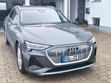 Audi E-tron 55 Sportback 55 S-line Vollausstattung - Audi Q8 e-tron: Automatik