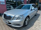 Mercedes-Benz E 200 T Avantgarde Comand PTS Kamera Xenon ILS - : Kombi, Pt