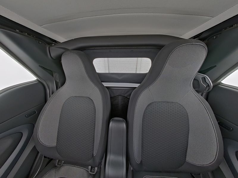 Fahrzeugabbildung Smart EQ passion 22KW+WINTER.P+ALLWETTER+LED+CARPLAY