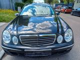 Mercedes-Benz E 200 KOMPRESSOR T ELEGANCE - Mercedes-Benz E 200 in Stuttgart