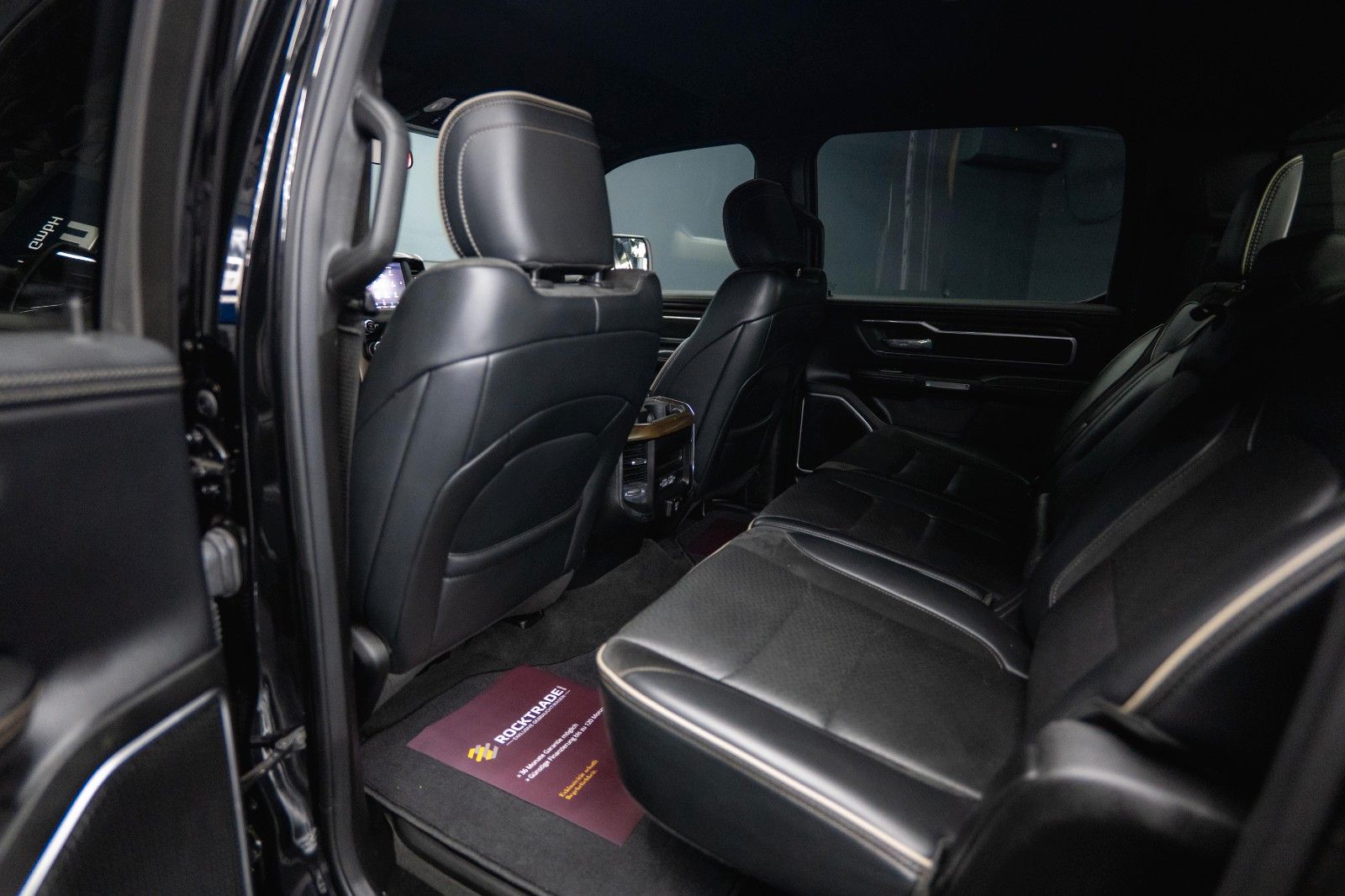 Fahrzeugabbildung Dodge RAM 3.6 V6 4x4 OFFROAD LARAMIE BLACK EDITION LED