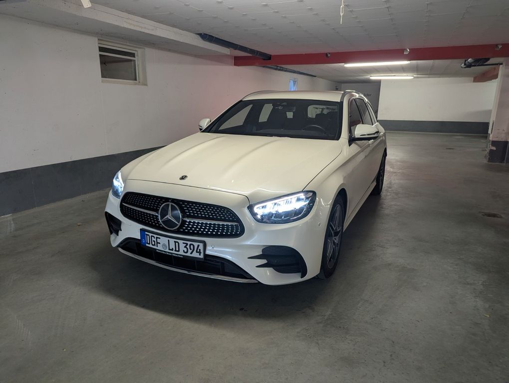 Image of Mercedes-Benz E 220