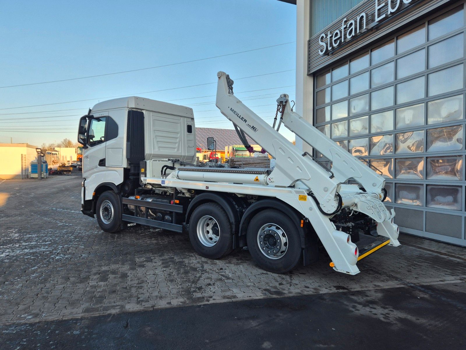 Fahrzeugabbildung Iveco X-Way 460 6x2 Absetzkipper Meiller AK16