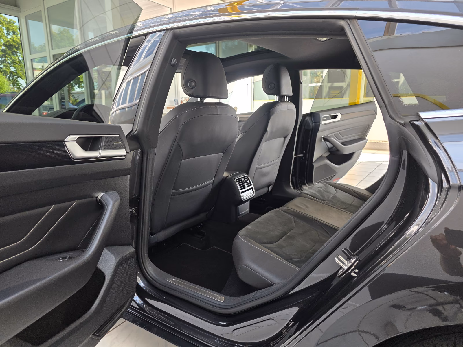 Volkswagen Arteon R-Line Pano Standhzg IQ-LED Matrix H&K, миниатюра 16