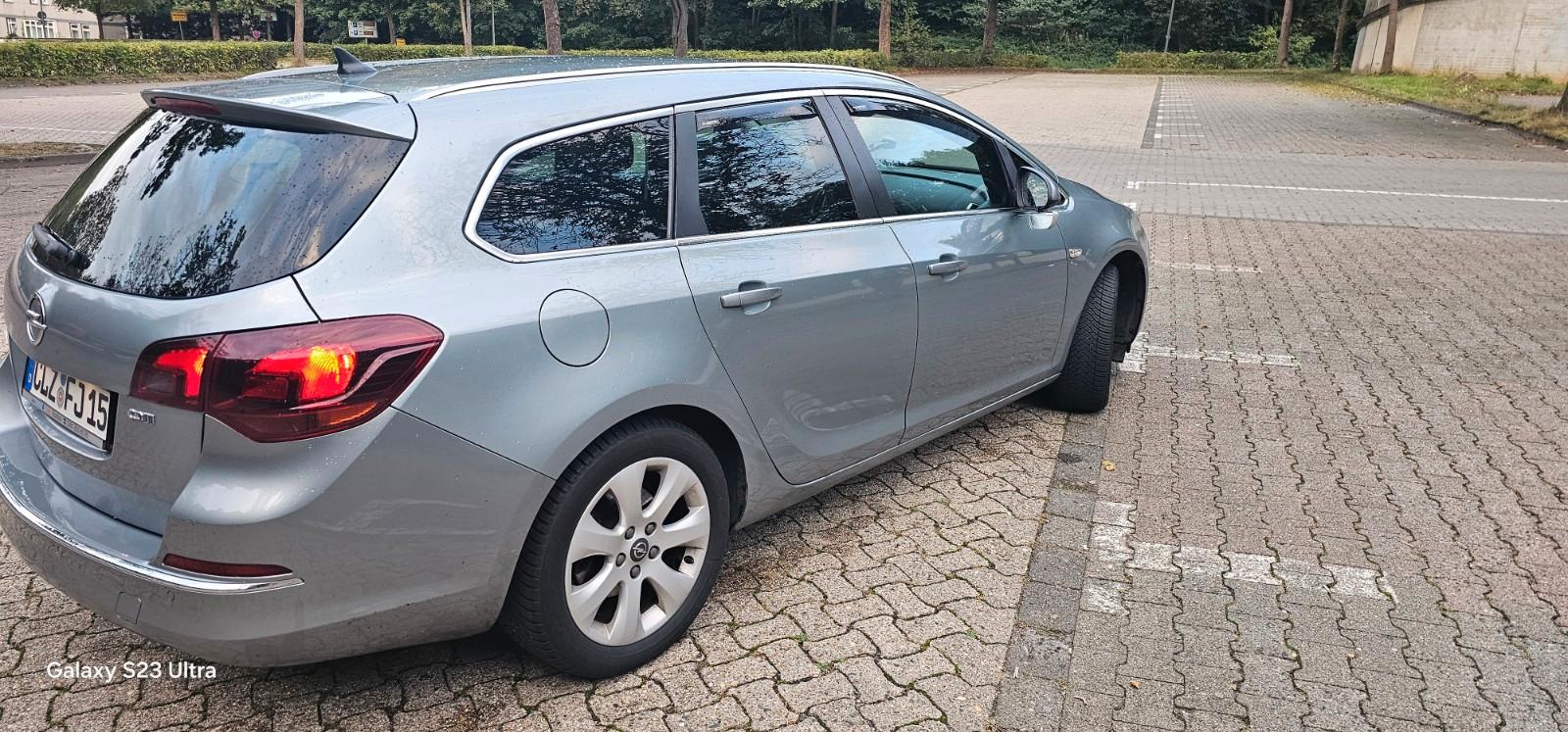 Opel Astra 2014 — photo 8
