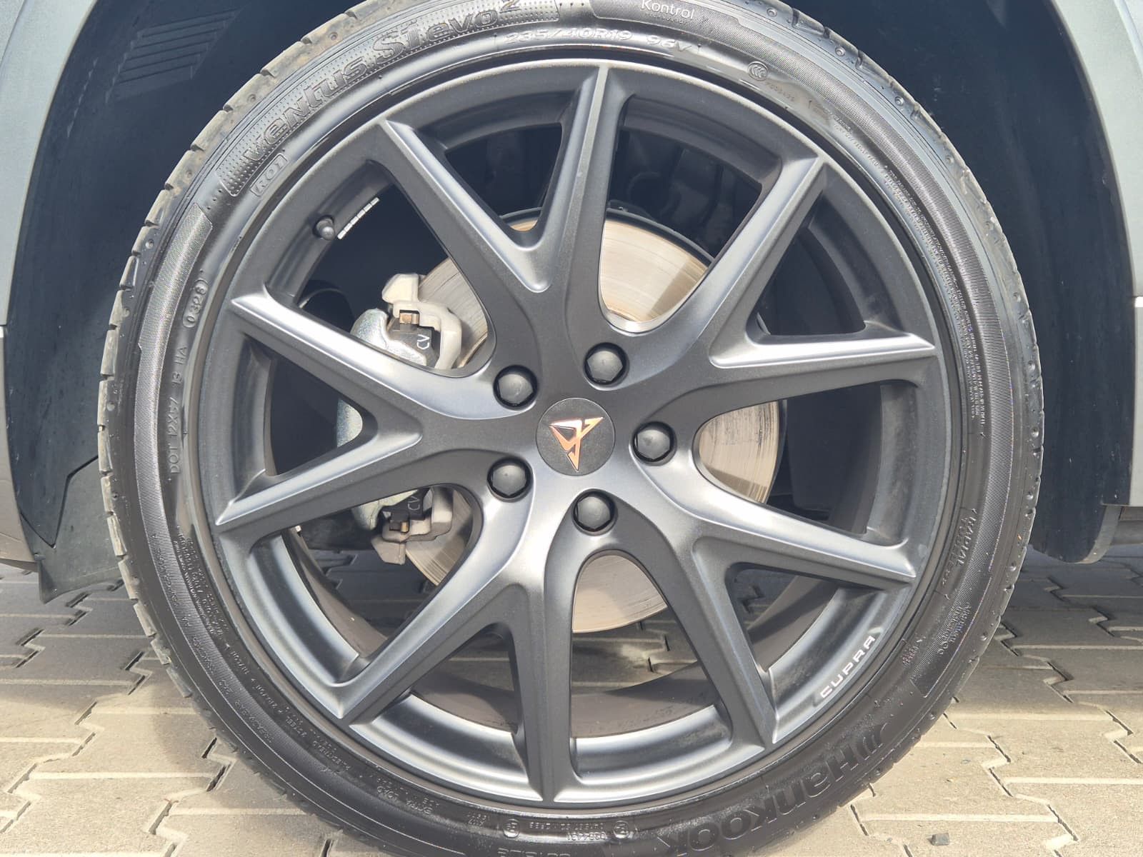 Fahrzeugabbildung CUPRA Ateca 1.5 TSI DSG PANO*DINAMICA*ACC*KAM*AHK*19"