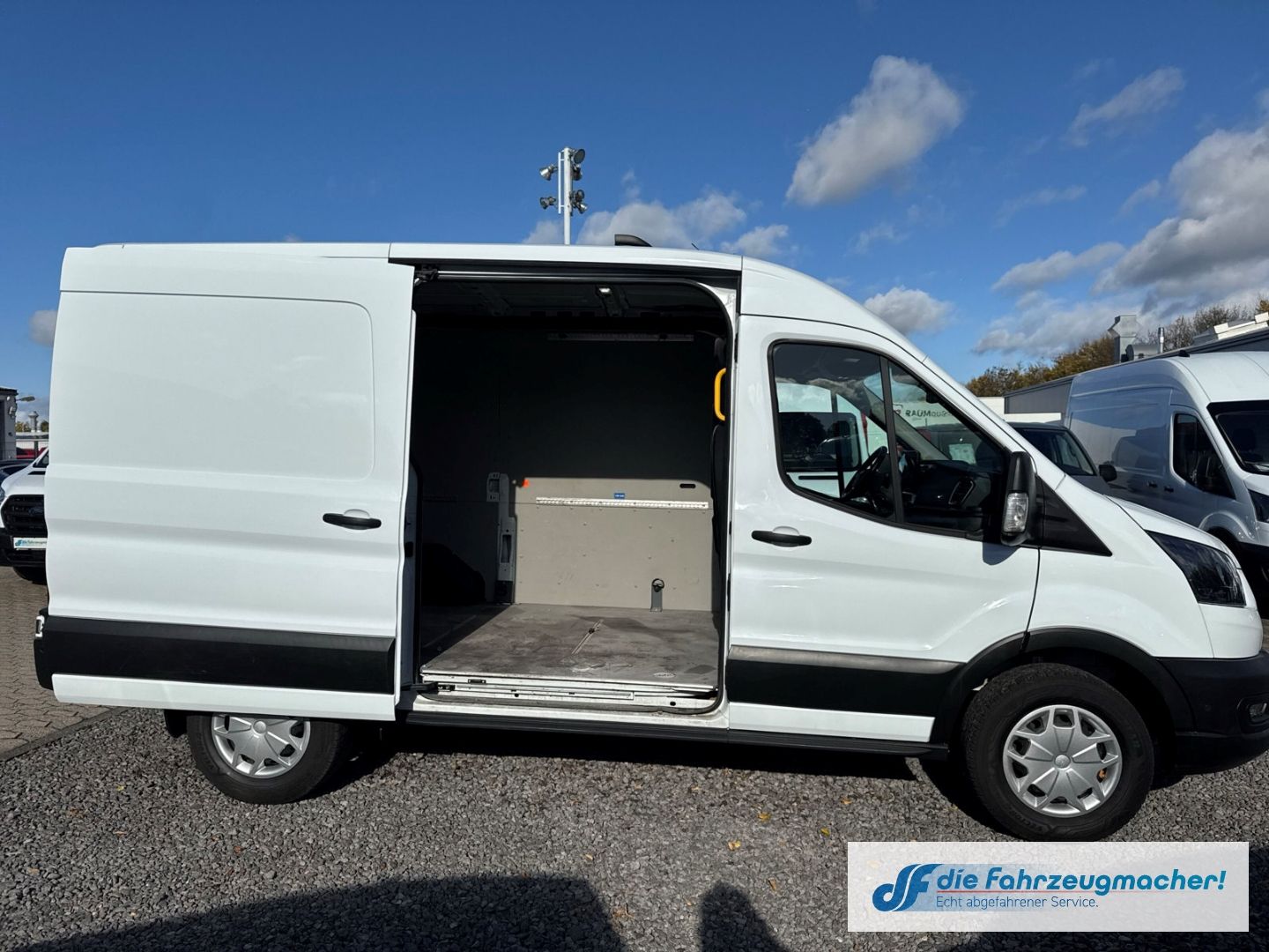 Fahrzeugabbildung Ford Transit Kasten 350 L2 Trend Klimaautom DAB Totwi