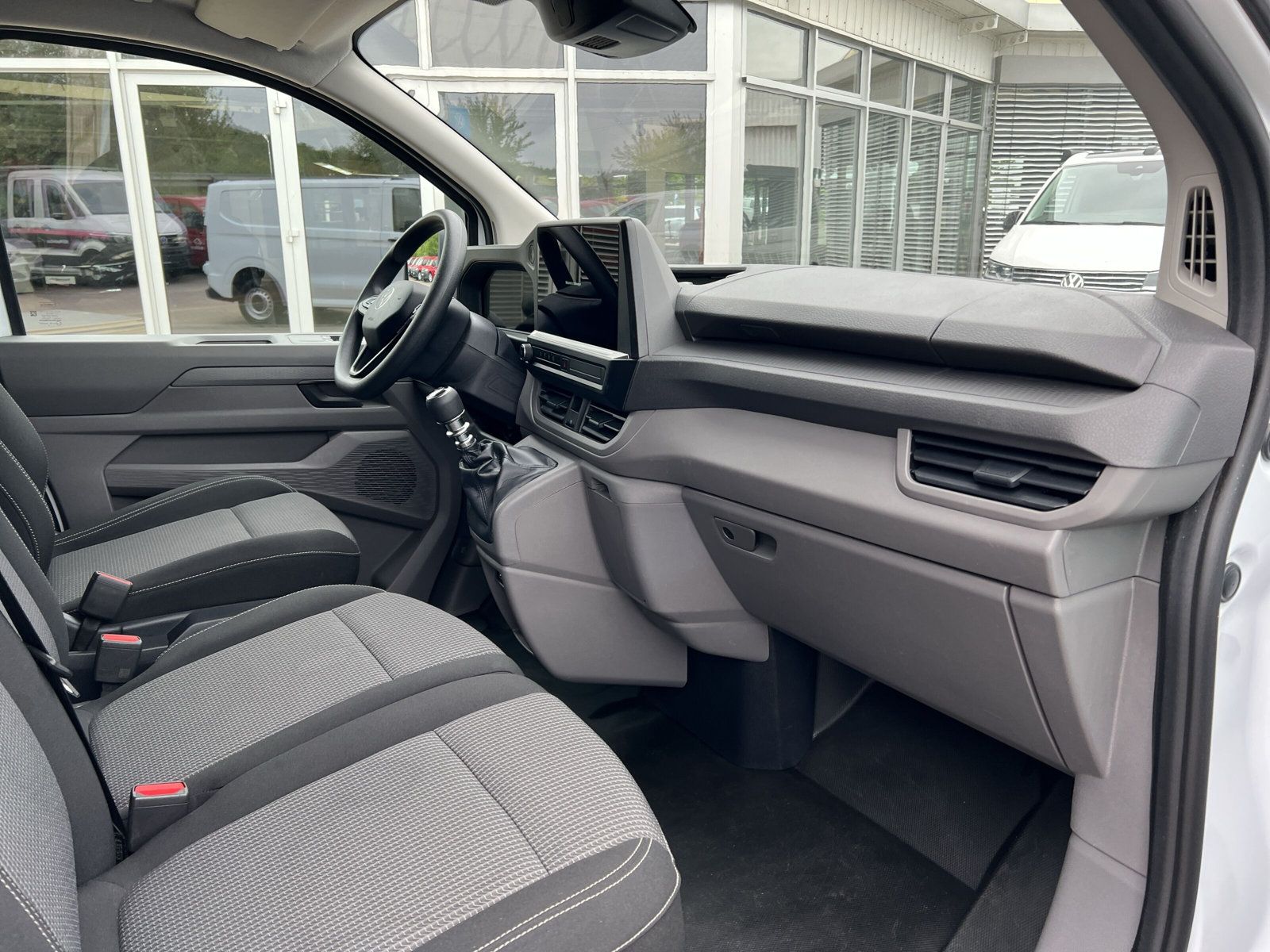 Fahrzeugabbildung Volkswagen T7 Transporter 2.0 TDI LR 3-Sitze LED KAMERA