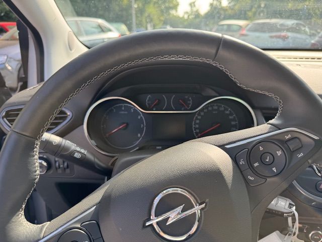 Fahrzeugabbildung Opel Crossland 1.2 Turbo Elegance Paket AT
