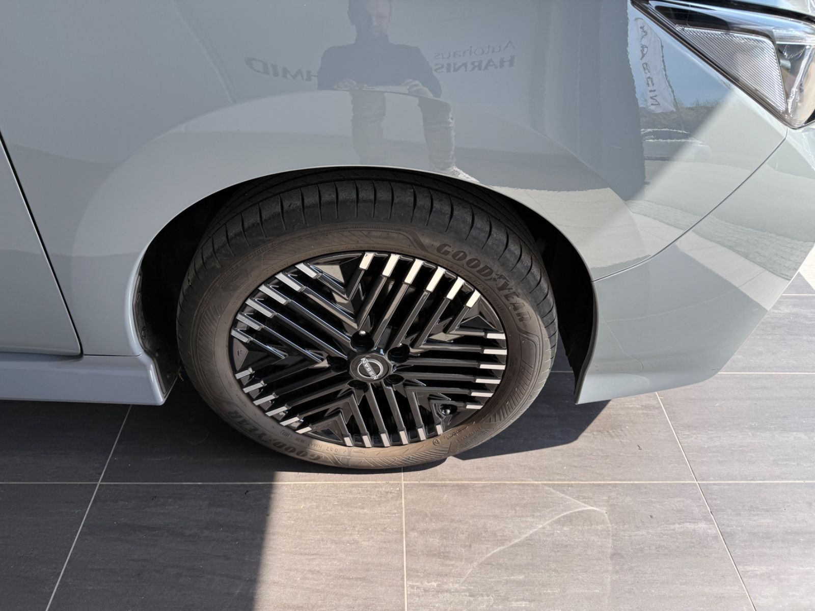 Fahrzeugabbildung Nissan Leaf Tekna Winter-Paket 2-Farb-Lackierung BOSE