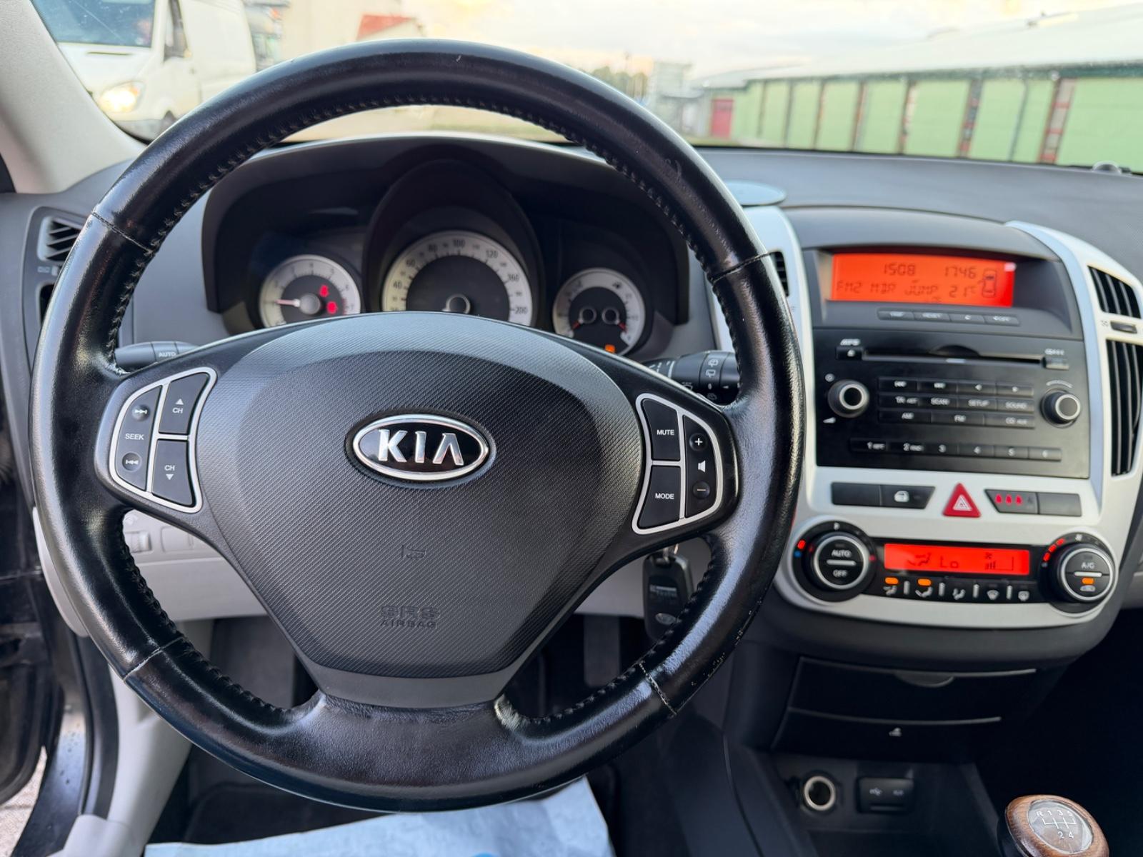 Kia ANDERE Ceed Sportswagon EX