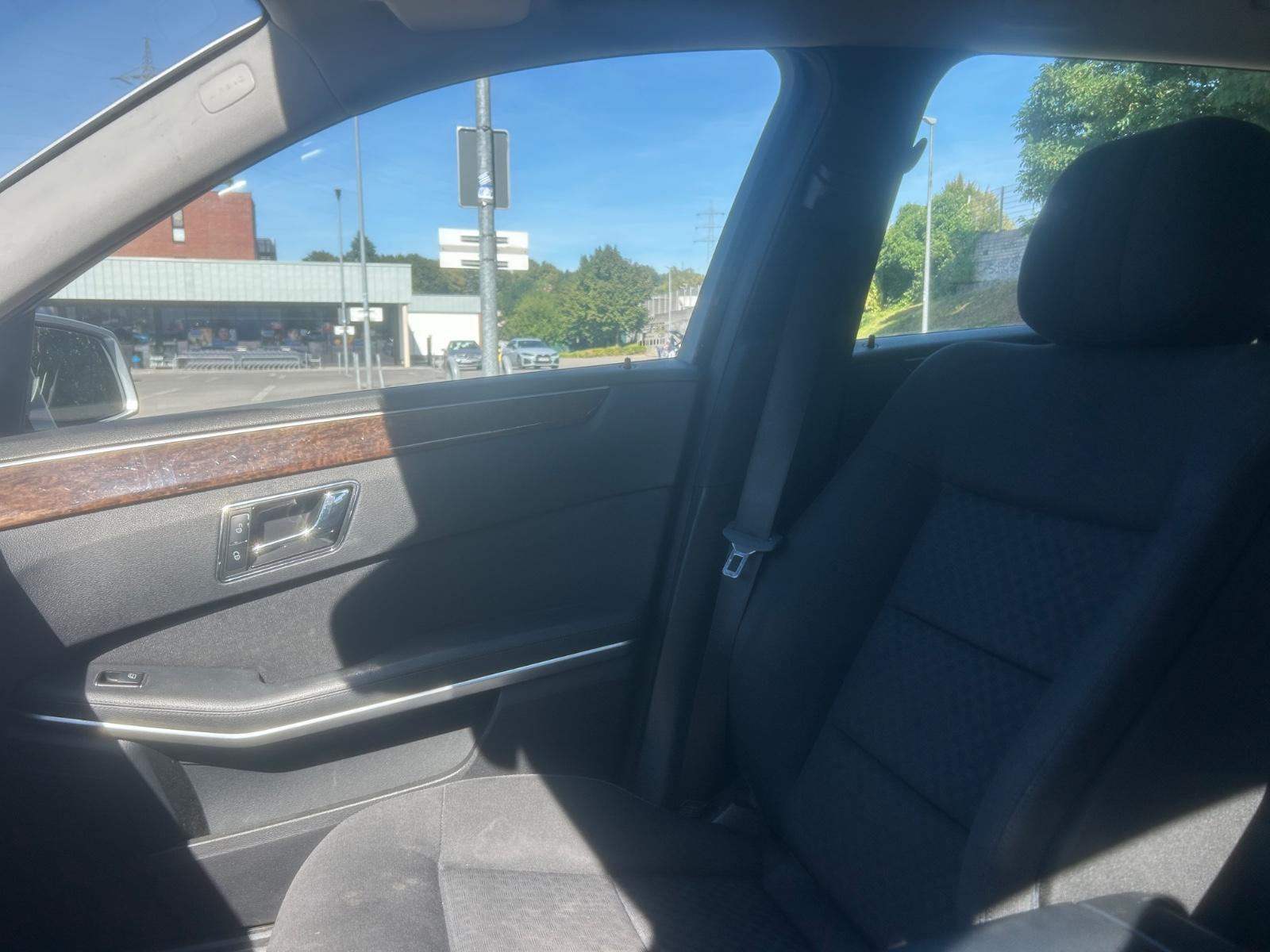 Mercedes-Benz E350 2011 — фото 18