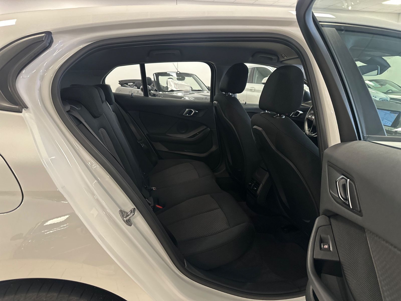 BMW 116d Aut/Navi/LED/SitzHeiz/ActivGuard/Tempomat foto 13