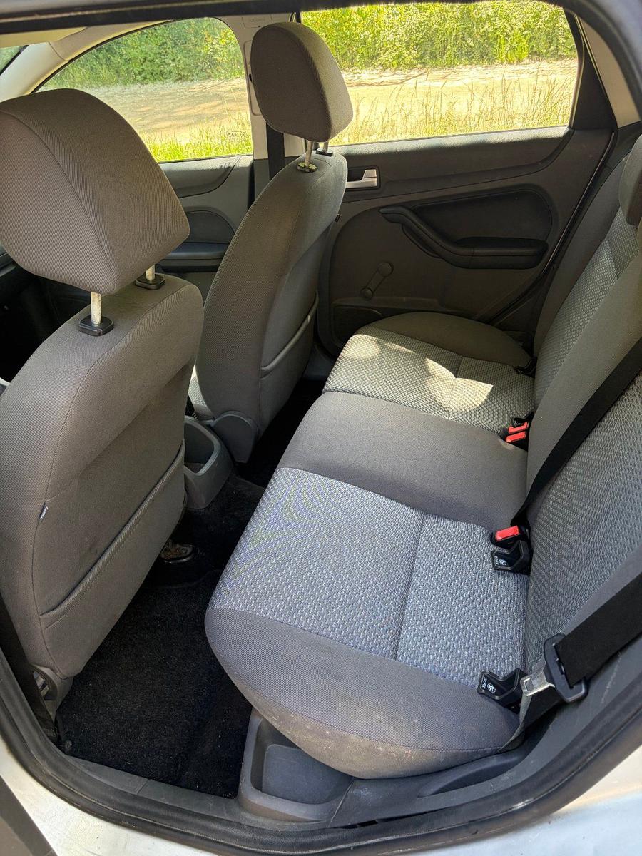 Ford Focus 2007 — photo 11