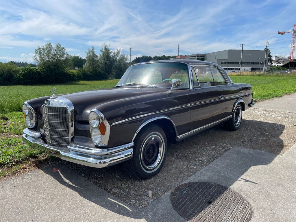 Mercedes-Benz 300