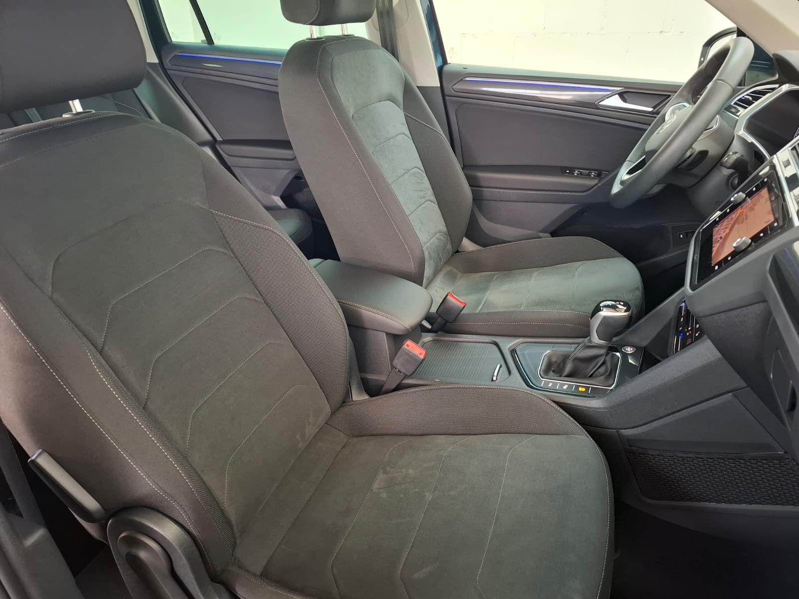 Fahrzeugabbildung Volkswagen Tiguan Elegance 2.0 TDI DSG + Matrix-LED+IQDrive