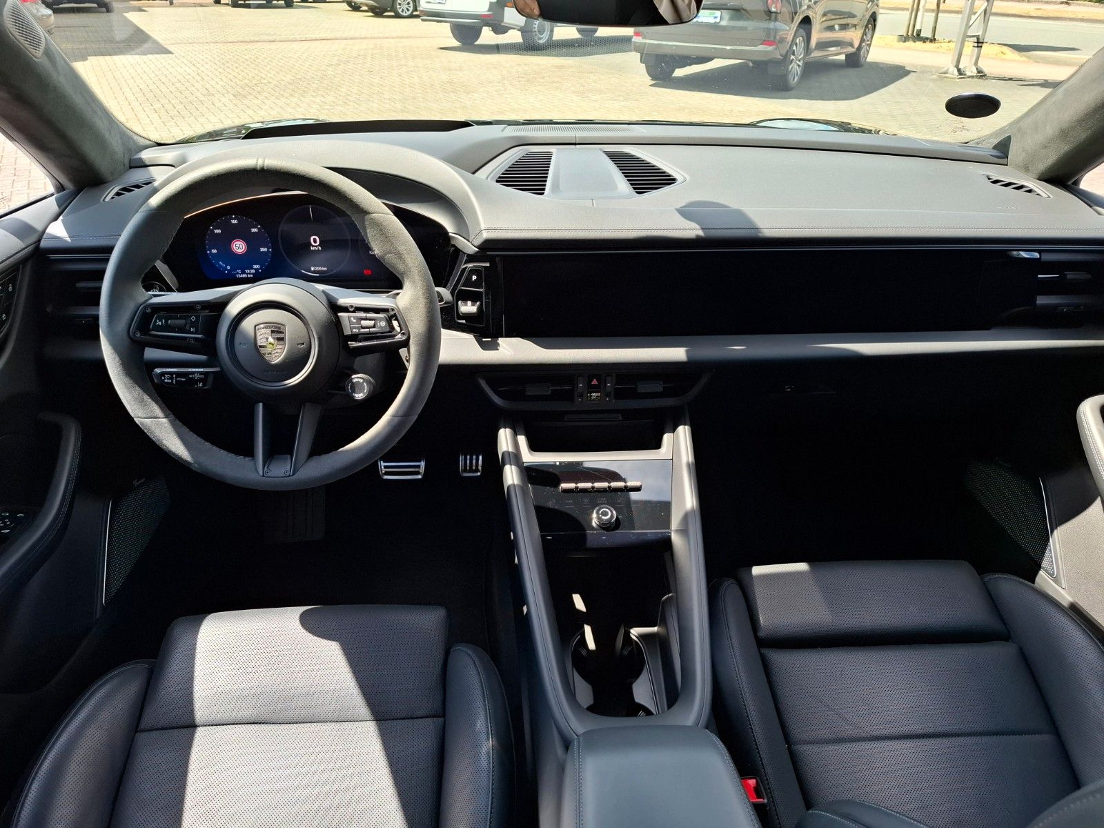Porsche Macan E Turbo Burmester Sitzlüftung  HA-Lenkung foto 24