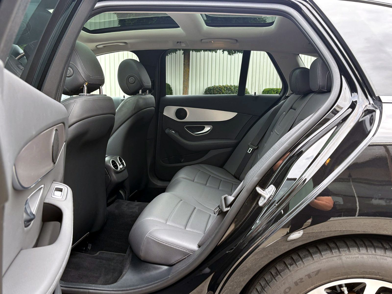 Fahrzeugabbildung Mercedes-Benz C220d T-Modell Avantgarde ACC 360° AHK PANO NAV