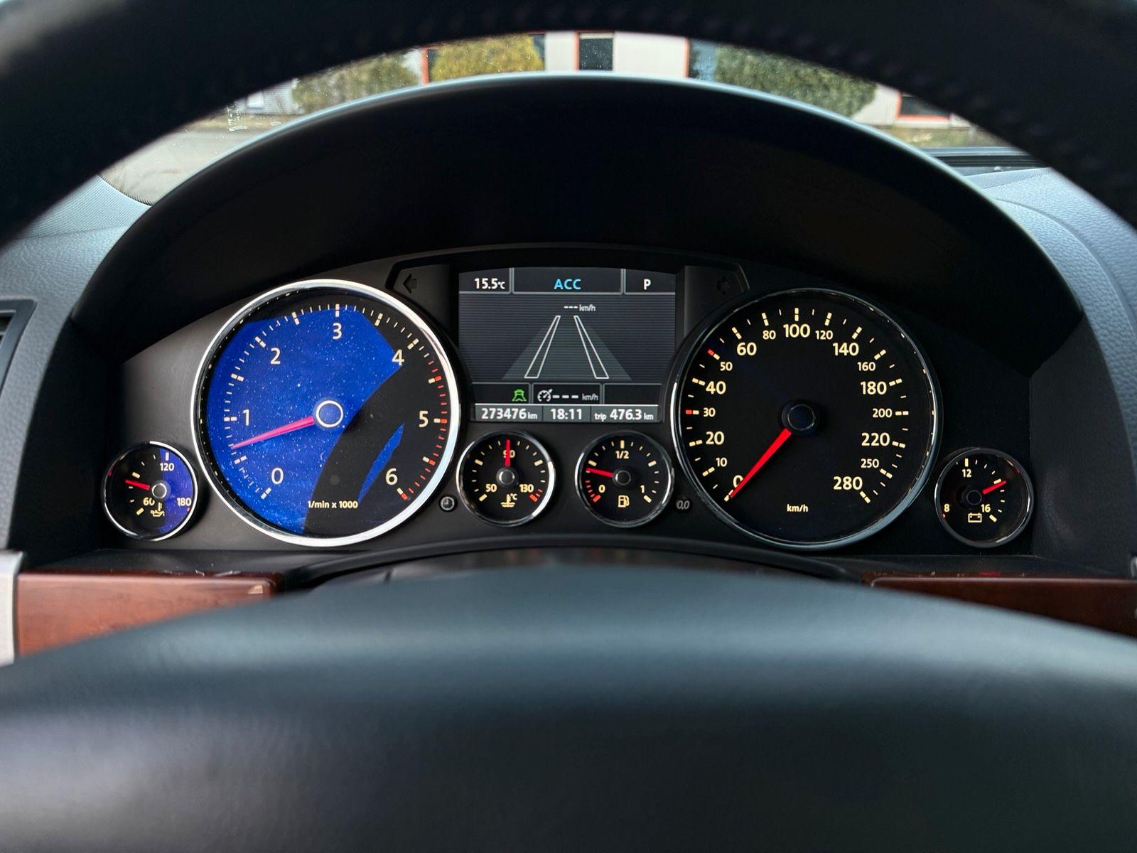 Volkswagen Touareg 2008 — photo 10