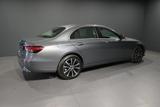 Mercedes-Benz E 300 e AVANTGARDE/SITZKLIMA/LEDER/KAMERA/MBUX - Mercedes-Benz E 300 mit Hybrid-Antrieb: Limousine